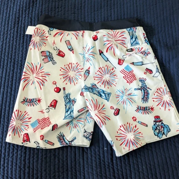 Vans Men 28 Waist NWT Era Boardshort American Fourth of July 042025 - Picture 6 of 9